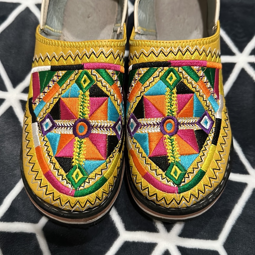 Womens Moroccan Babouche, Handmade Slippers from Organic Leather
